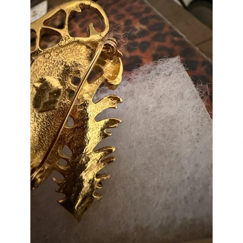 Christmas Tree Sleigh Brooch Pin Rhinestones Enameled Gold‎ Tone Vintage * ReAd